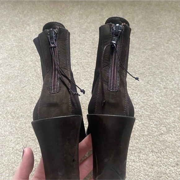 Donald J. Pilner Brown/Maroon Heeled Boots Size 6.5 Made in Spain - Picture 2 of 12